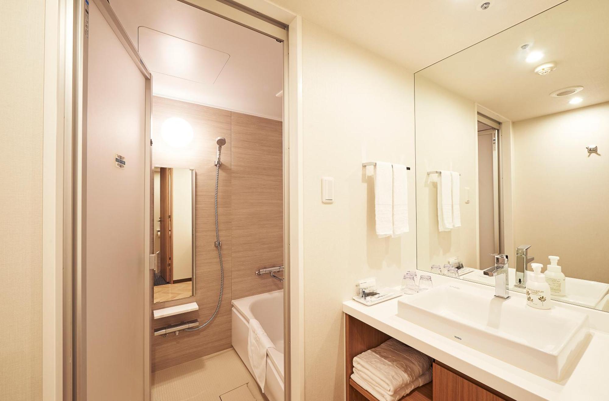 Sotetsu Fresa Inn Yokohama Higashiguchi Buitenkant foto